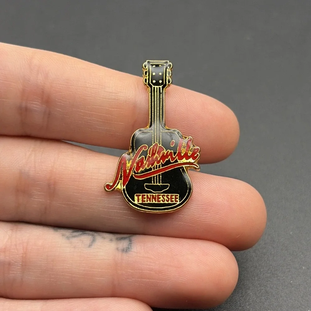 Nashville‎ Tennessee Acoustic Guitar Lapel Hat Pin